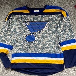 Light camouflage Blues Jersey. Could be worn by men or women